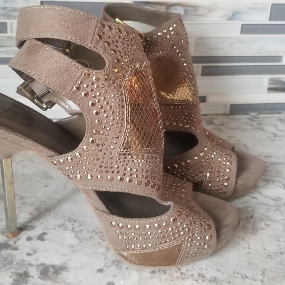 Fergie heels - Picture 1 of 2